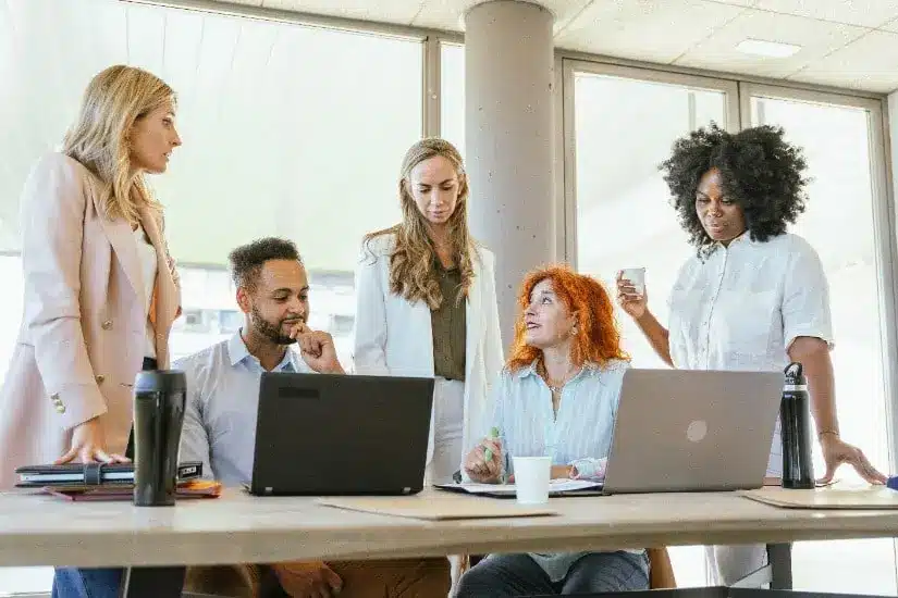 Scopri i nuovi Agenti HR basati sull'Intelligenza Artificiale: il supporto virtuale per HR e dipendenti